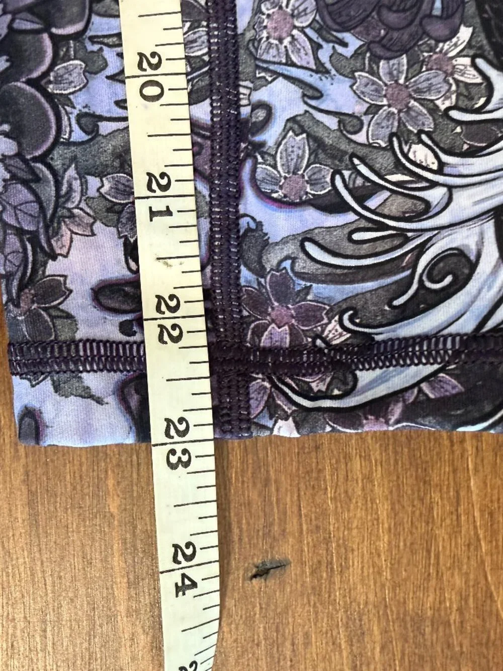 Lululemon Purple Floral Cropped Leggings Size 10, Pockets, “Run With Heart” Logo